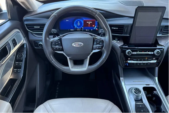 $31000 : Ford Explorer 2021 AWD Plati image 5