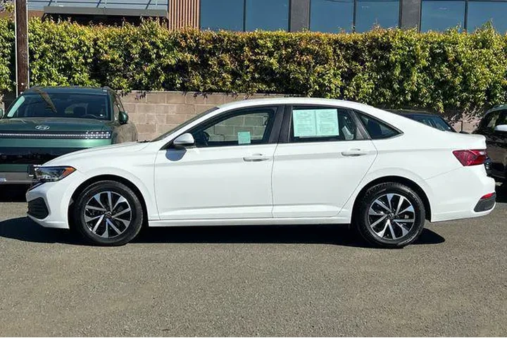 $16490 : Volkswagen Jetta 2024 S 4dr image 10
