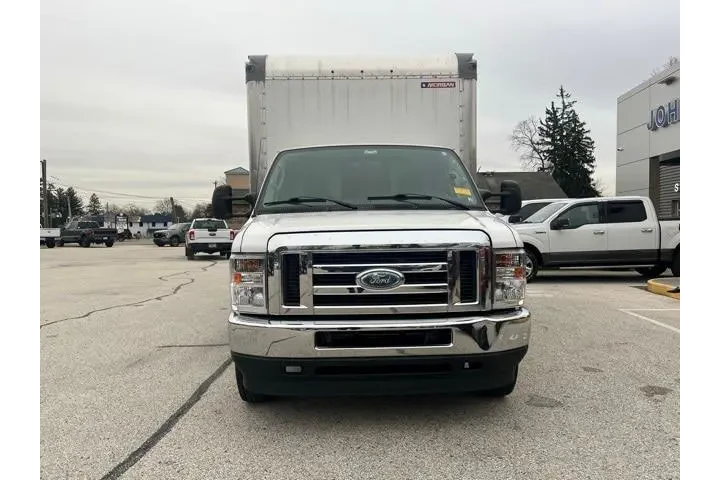 $29782 : Ford E-Series 2022 E-350 SD image 9