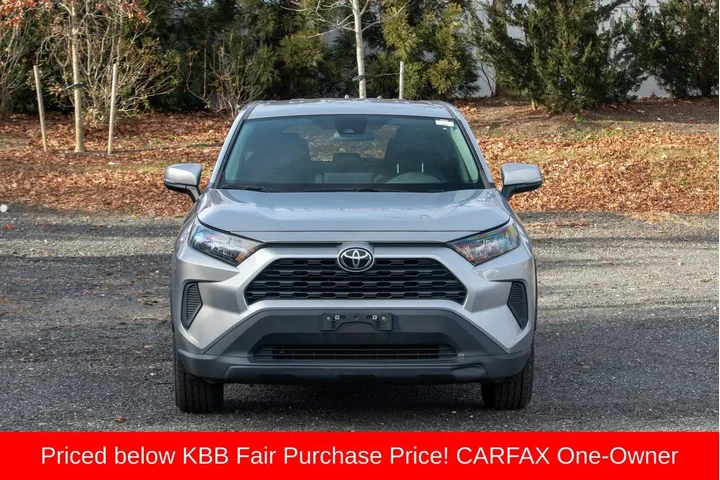 $20795 : Toyota RAV4 2022 AWD LE 4dr image 2