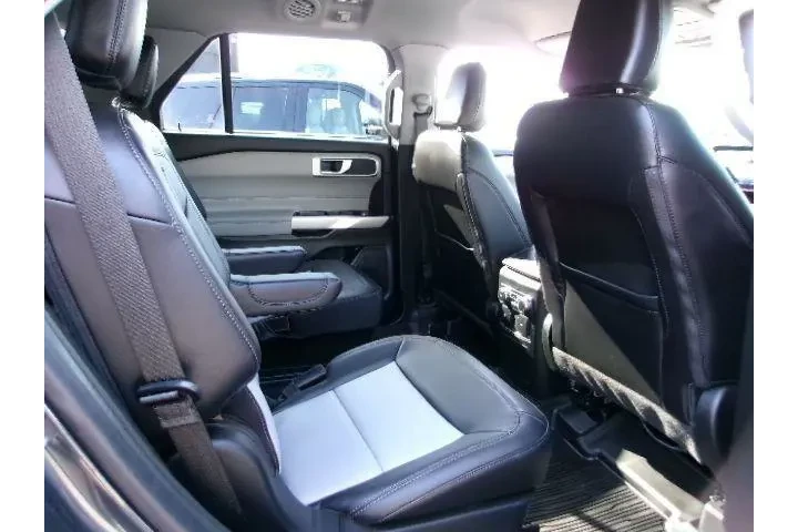 $33396 : Ford Explorer 2022 AWD XLT 4 image 5