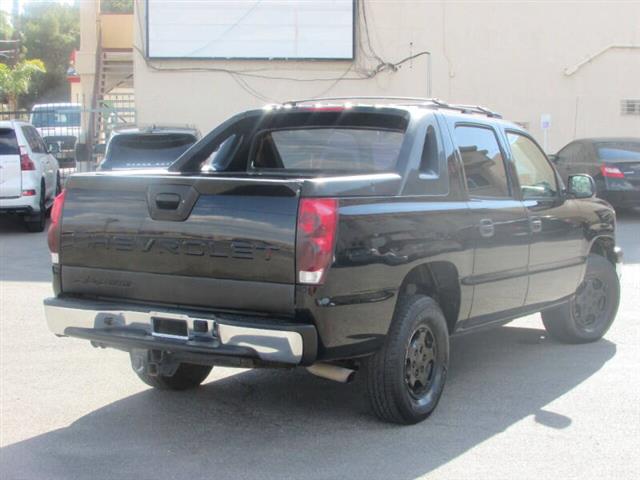 $8995 : 2005 Avalanche 1500 LT image 7