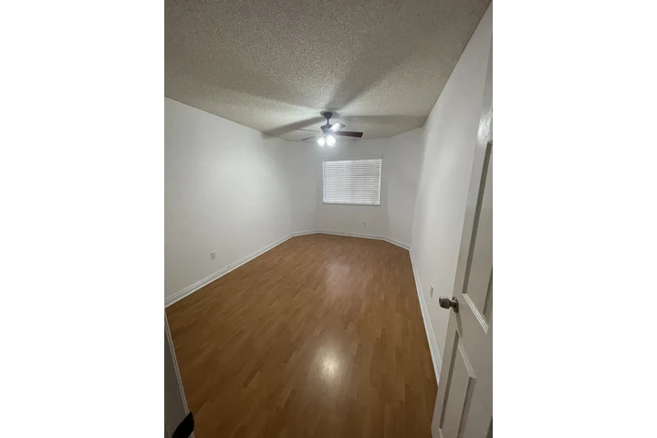 $1000 : Cuarto en Renta, solo hombres. image 6