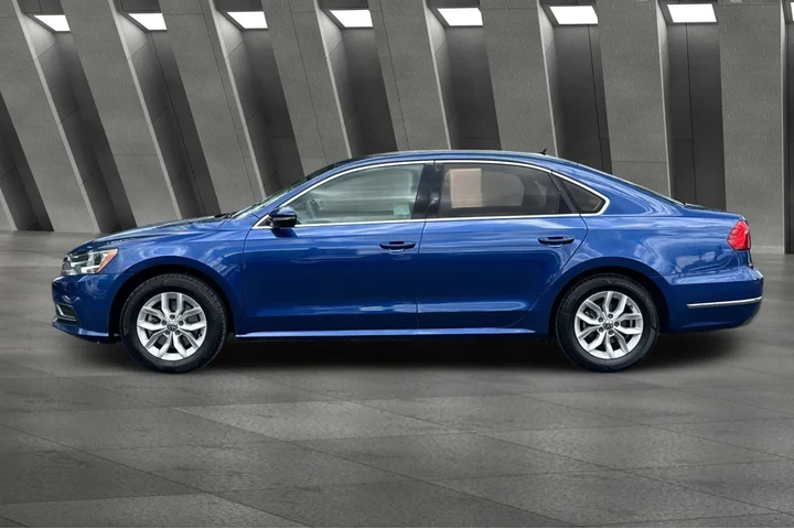 $9900 : Volkswagen Passat 2016 1.8T image 8
