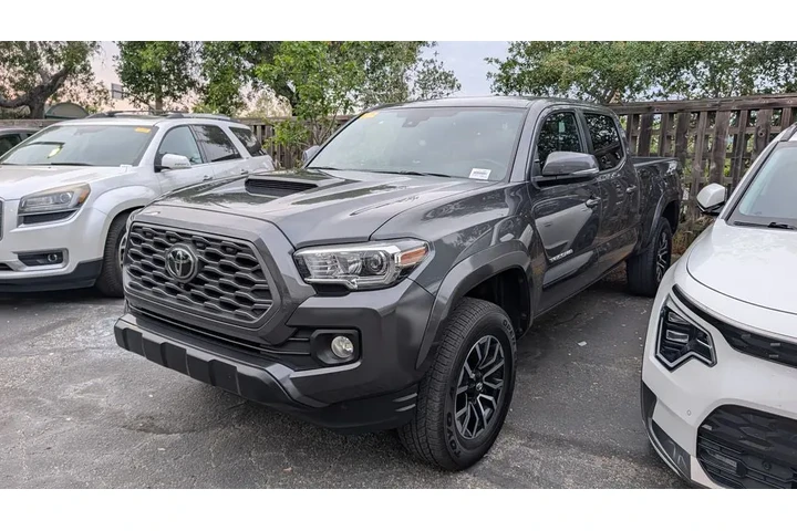 $43990 : Gold Certified 2023 Tacoma TR image 6