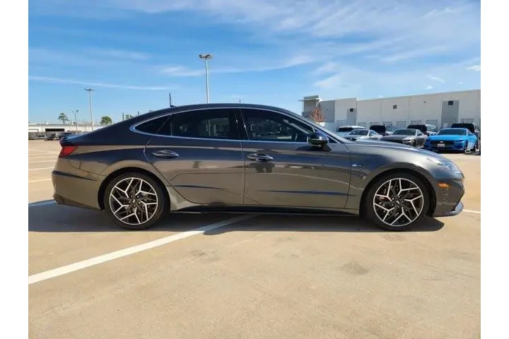 $18907 : Hyundai SONATA 2022 N Line 4 image 4