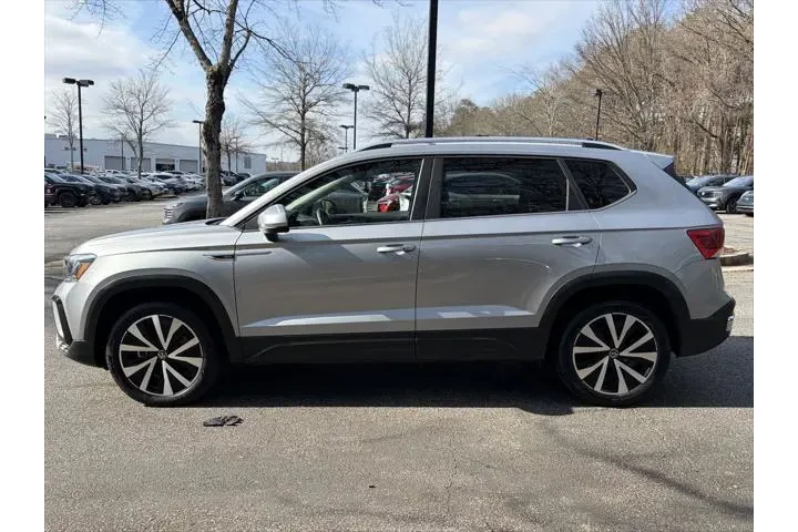 $18319 : Volkswagen Taos 2024 SE 4dr image 2