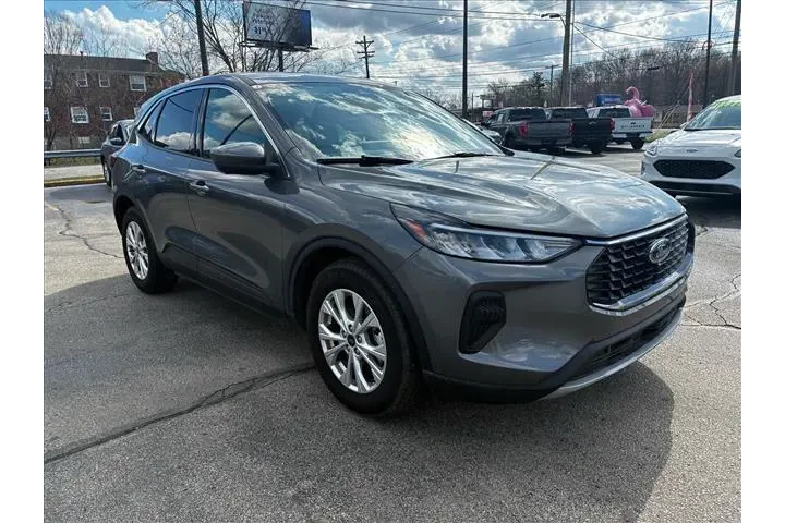 $26988 : Ford Escape 2023 Active 4dr image 3