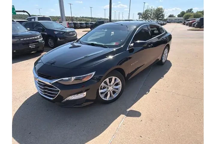 $13891 : Chevrolet Malibu 2021 LT 4dr image 4