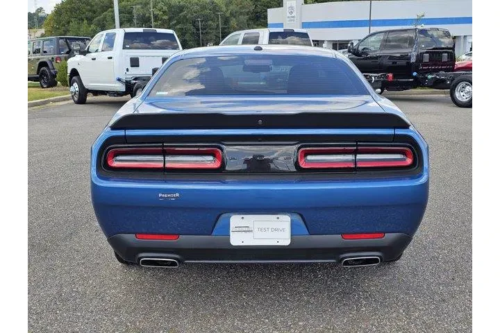 $25999 : Dodge Challenger 2023 SXT 2d image 9