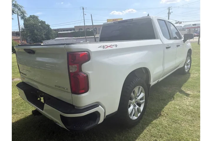 $21995 : 2019 Silverado 1500 Custom image 8