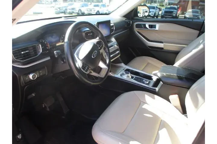$29987 : Ford Explorer 2021 AWD XLT 4 image 5