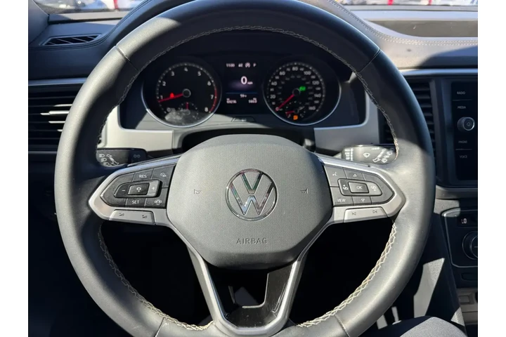 Volkswagen Atlas Cross Sport image 9