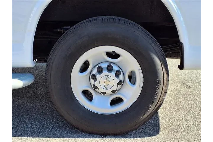 $25940 : Chevrolet Express 2023 2500 image 7