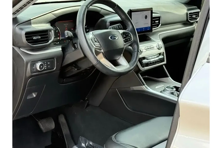 $28289 : Ford Explorer 2022 AWD XLT 4 image 8