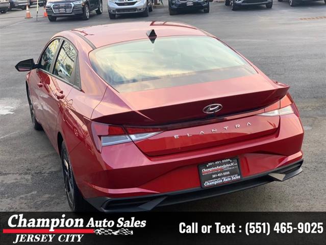 Used 2021 Elantra SEL IVT for image 9