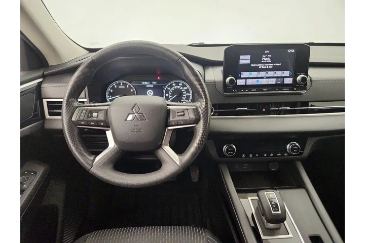 $23998 : Mitsubishi Outlander 2022 AW image 10