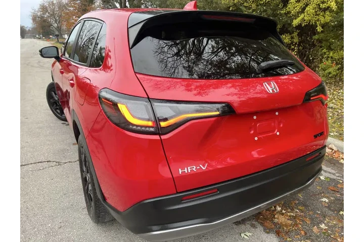 $23997 : 2023 HR-V Sport image 5