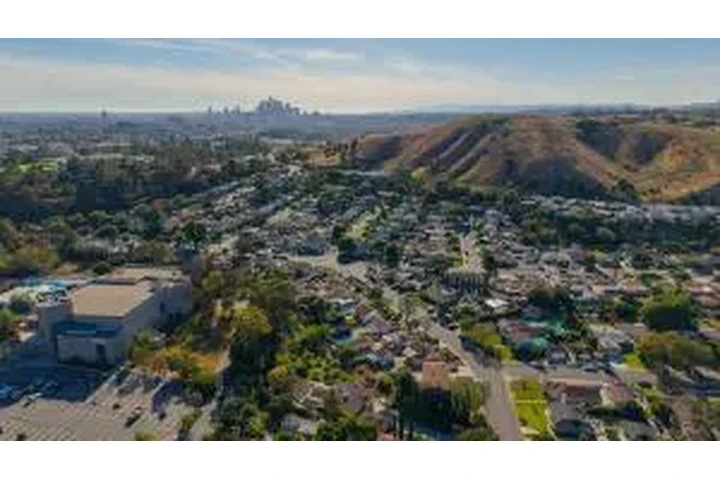 RENTO CASA en📍EL SERENO image 5