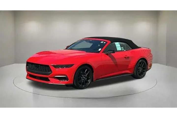 $39575 : Ford Mustang 2025 EcoBoost 2 image 2