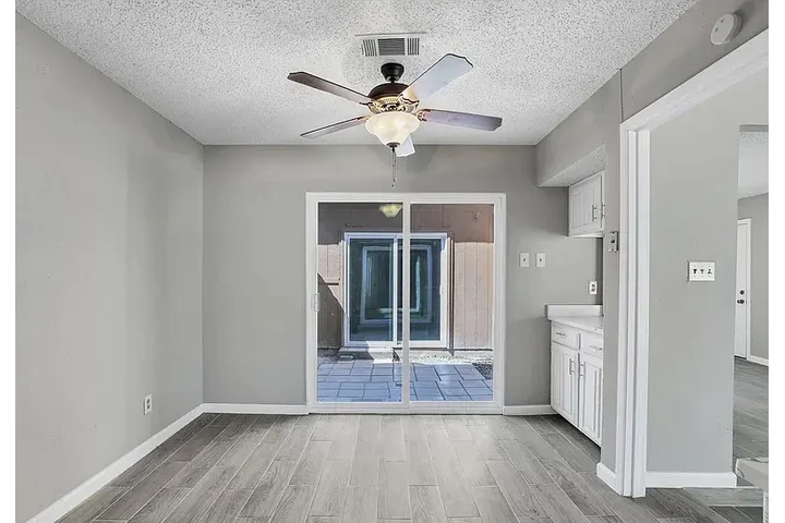 $1250 : HOME  FOR RENT IN DALLAS TX image 4