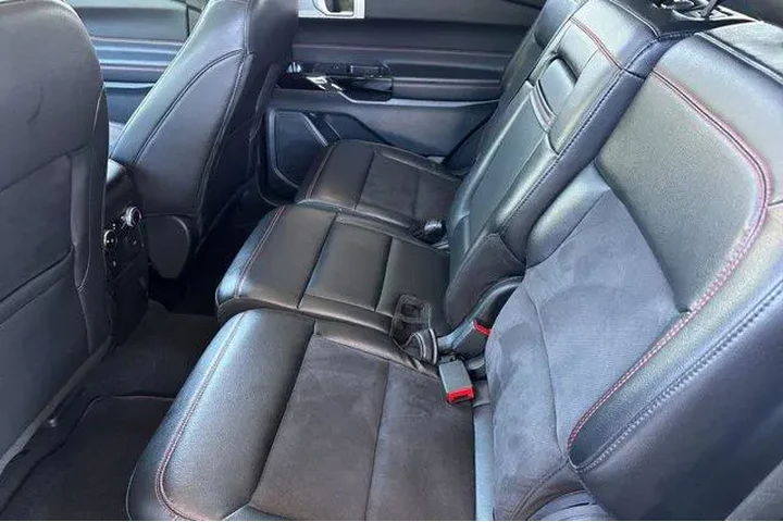 $36955 : Ford Explorer 2024 AWD ST-Li image 6