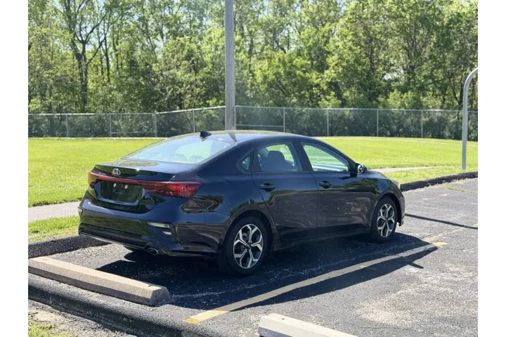 $5999 : 2019 Forte FE image 8