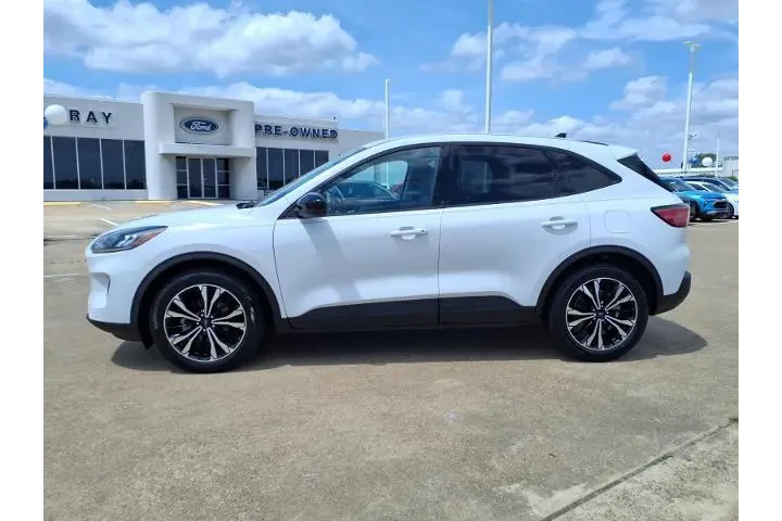 $14988 : Ford Escape 2021 SE 4dr SUV image 2