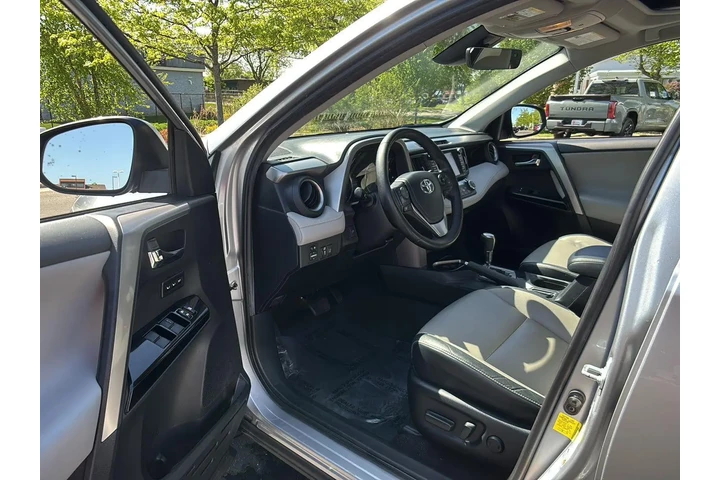 $18295 : 2017 RAV4 Hybrid Limited image 2