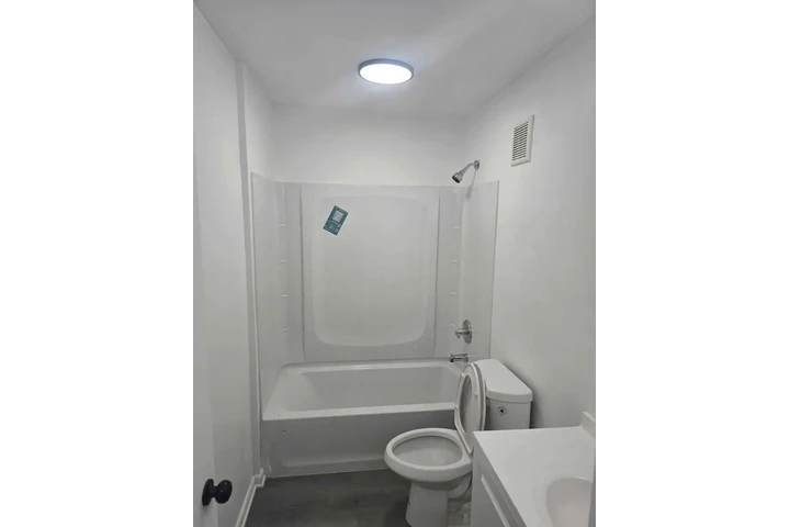$1250 : Your home image 9