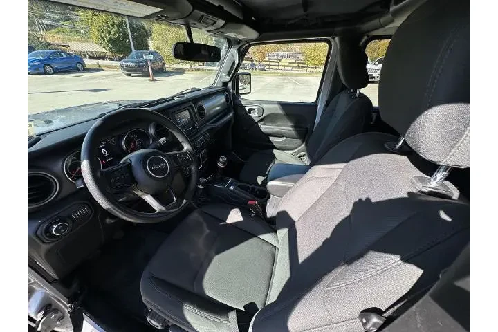 $28667 : Jeep Gladiator 2021 4x4 Spor image 10