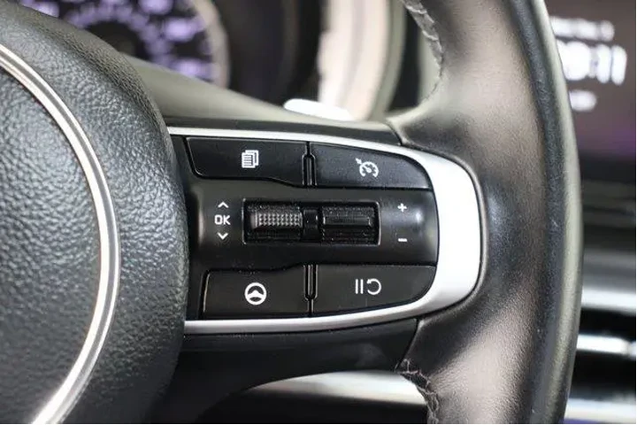 $29998 : Kia K5 2023 GT 4dr Sedan image 10