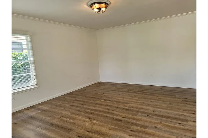 $900 : Home Rent .. Orange, CA image 1
