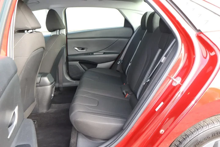 $18288 : 2024 Elantra SEL IVT image 8