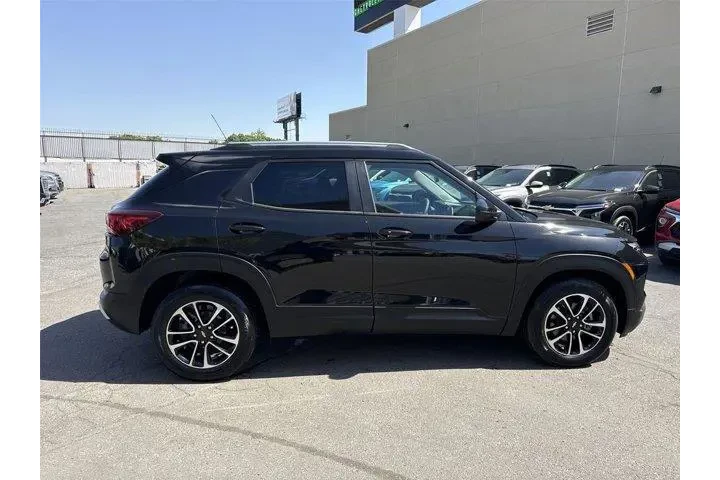 $23700 : Chevrolet Trailblazer 2025 L image 2