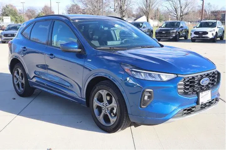 $27990 : Ford Escape 2023 AWD ST-Line image 3