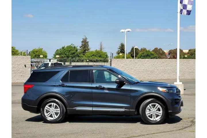 $29900 : Ford Explorer 2022 XLT 4dr S image 3