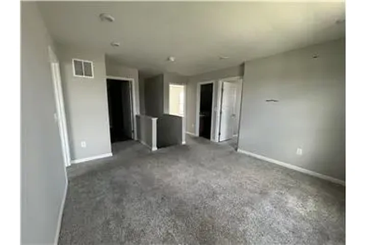 $2695 : Rental property with 3 bedro image 4