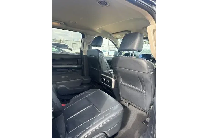 $39995 : Ford Expedition 2024 4x4 XLT image 6