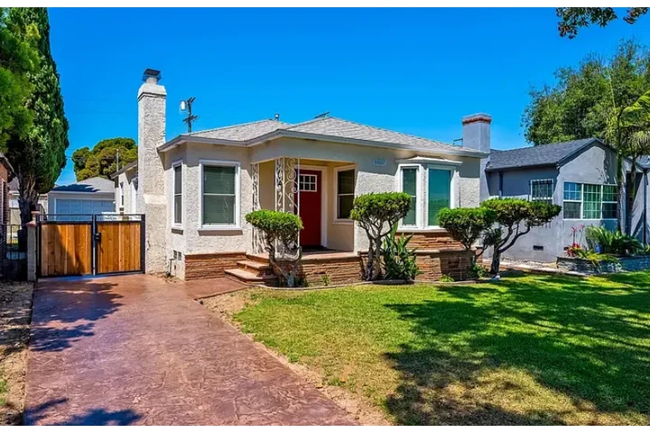 $1799 : Lovely home 4 rent image 5