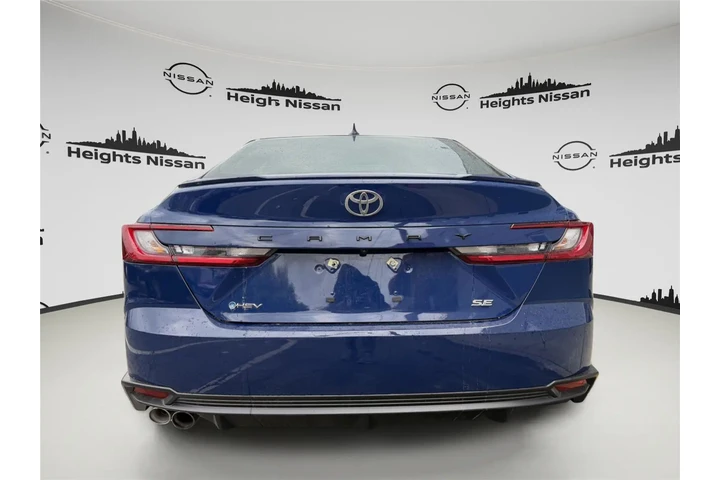 $26290 : Toyota Camry 2025 SE 4dr Sed image 2