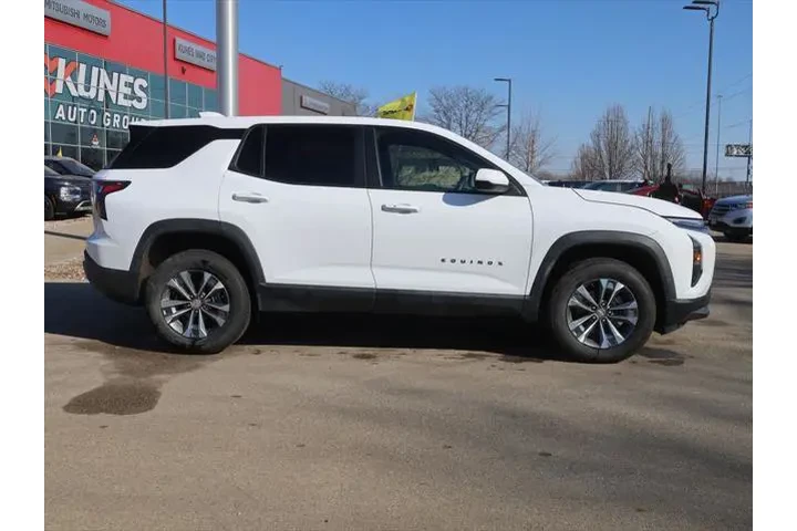 $25377 : Chevrolet Equinox 2025 4x4 L image 10