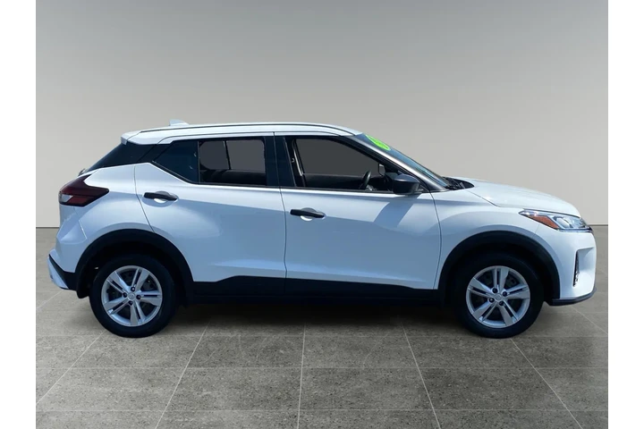 $23891 : Nissan Kicks 2023 S 4dr Cros image 6