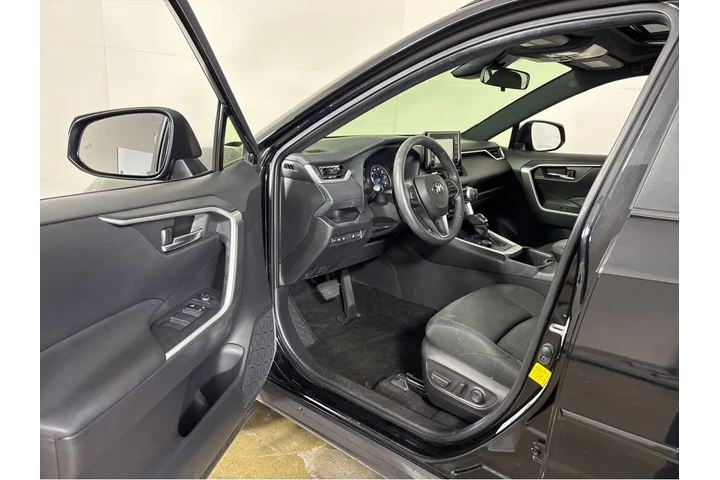 $30000 : Gold Certified2022 RAV4 Hybri image 2