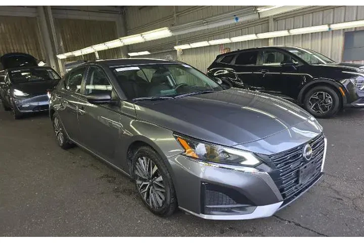 $20995 : Nissan Altima 2024 2.5 SV 4d image 1