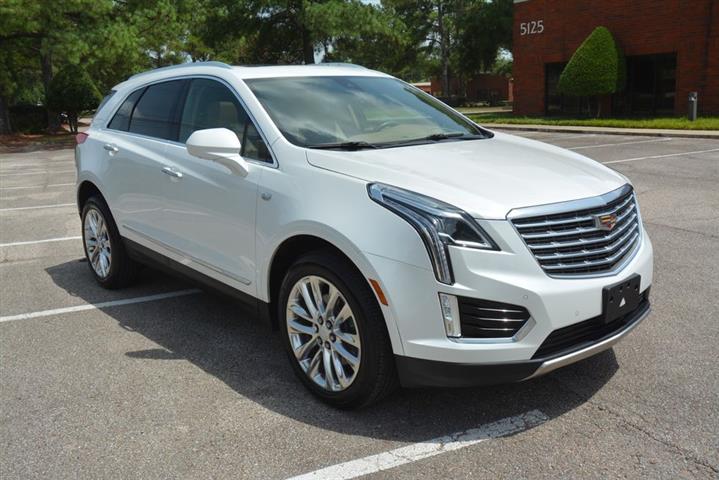 2017 XT5 Platinum image 5