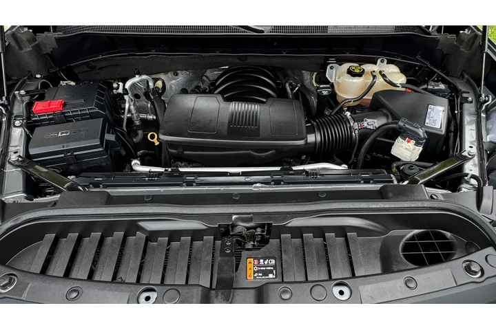 $27500 : *Chevrolet Silverado LT 4X4* image 2