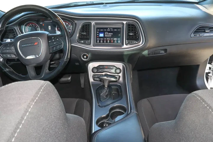 $25487 : 2020 Challenger R/T RWD image 10