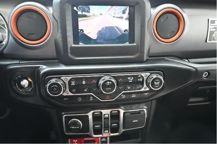 $37988 : Jeep Gladiator 2021 4x4 Moja image 9