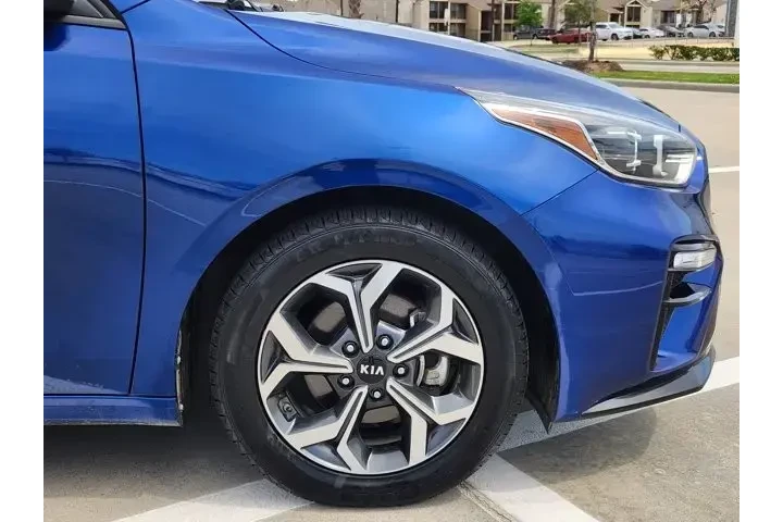 $13940 : Kia Forte 2020 FE 4dr Sedan image 8